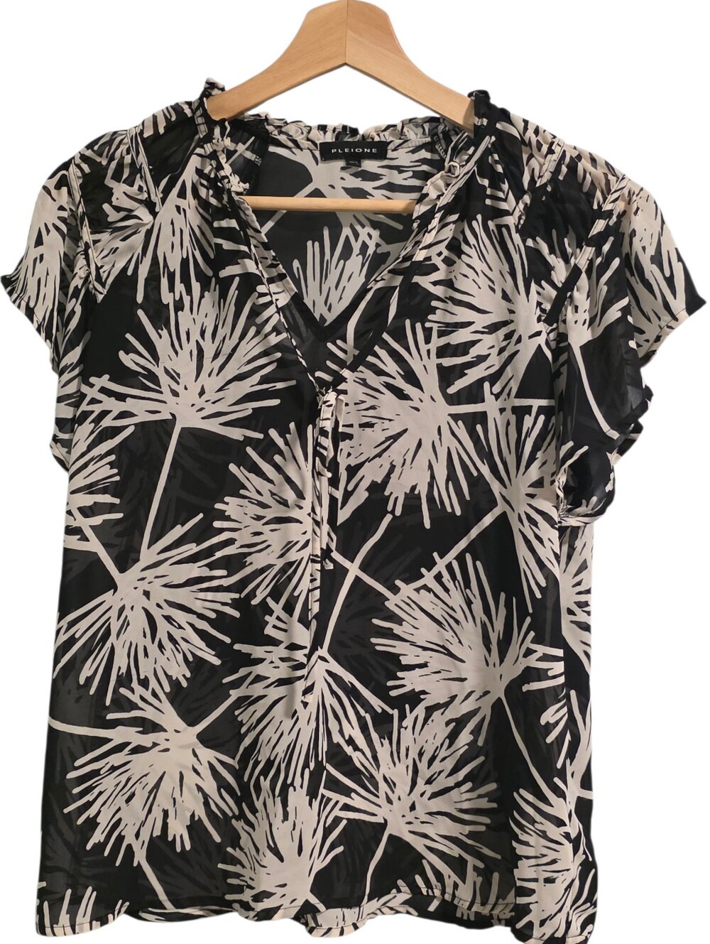 Pleione Sheer Black & White Tropical Print Ruffle Neck Shortsleeve Blouse Sz S